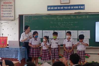 Trường Tiểu học Đức Lợi tổ chức dạy bài học Stem “Khẩu trang của em”